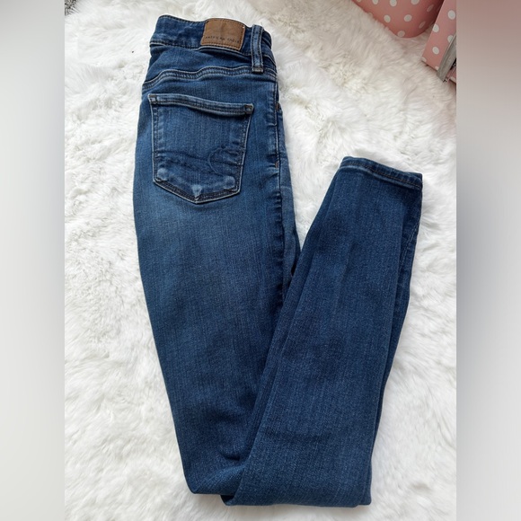 American Eagle Hi-Rise Distressed Jeggings - Picture 14 of 16